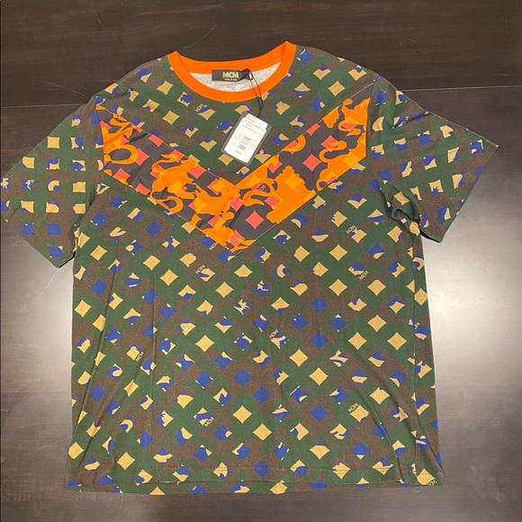 $310 Men’s Authentic MCM Camo V T-Shirt XL